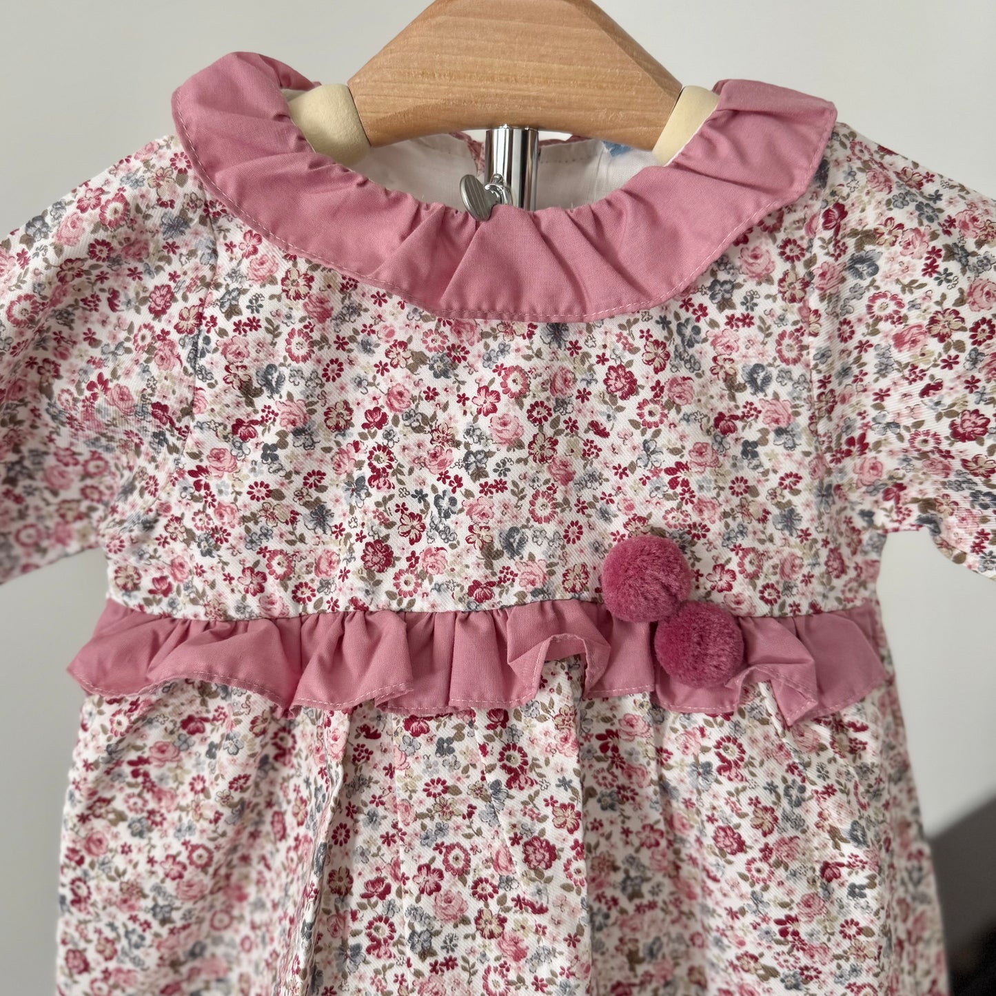 Vestido pompones