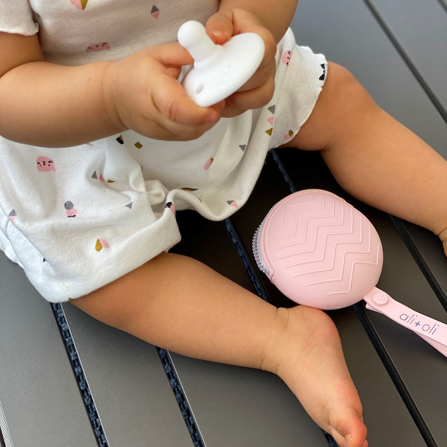 Pacifier holder case