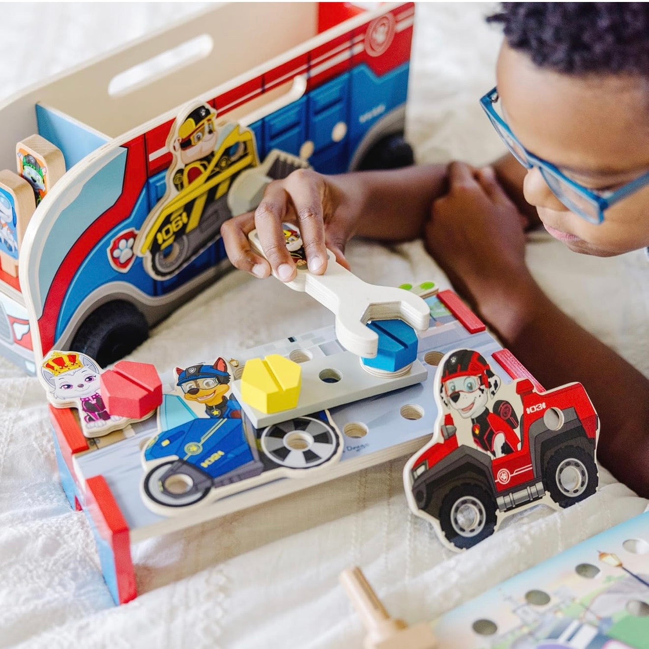 Combinar y construir paw patrol de madera