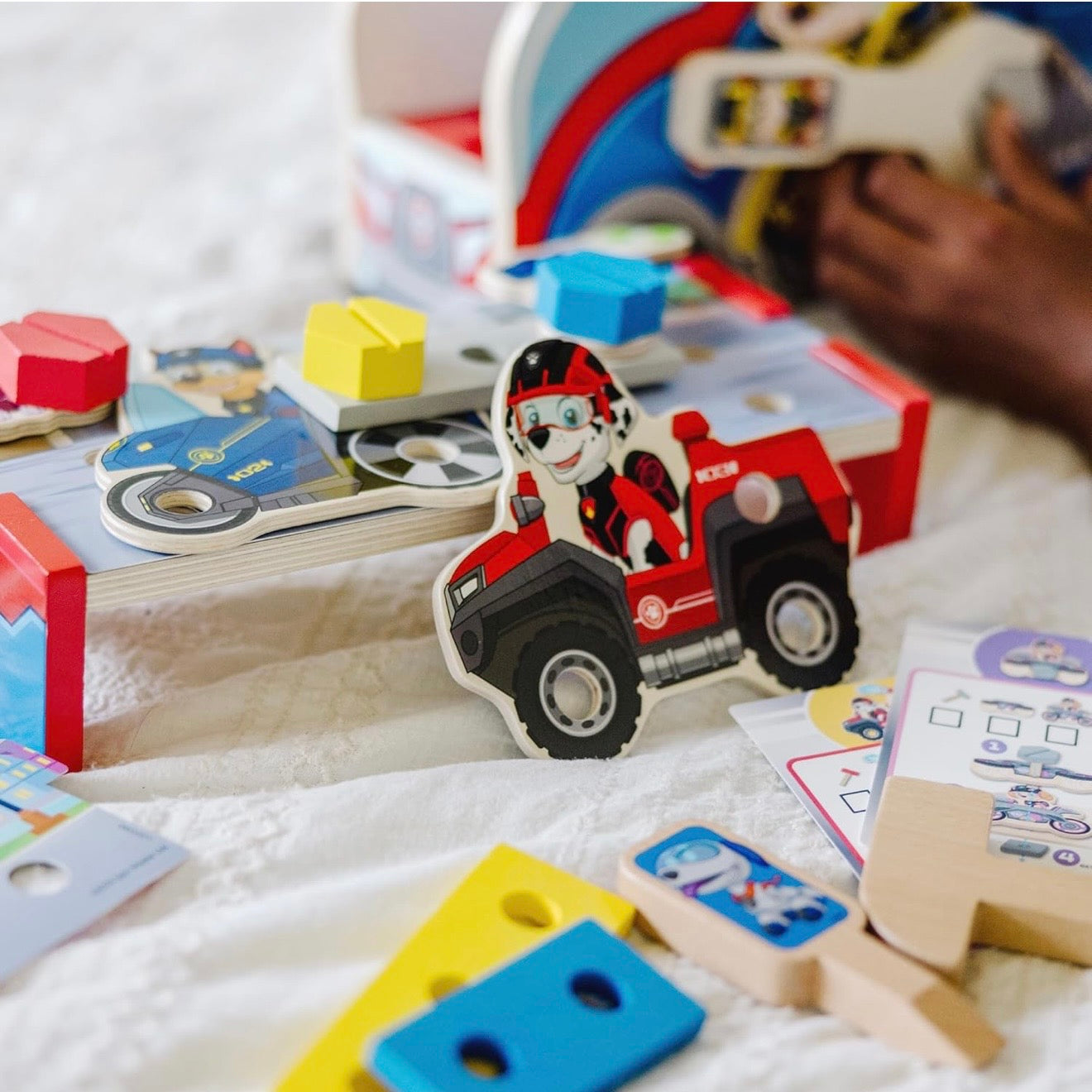 Combinar y construir paw patrol de madera