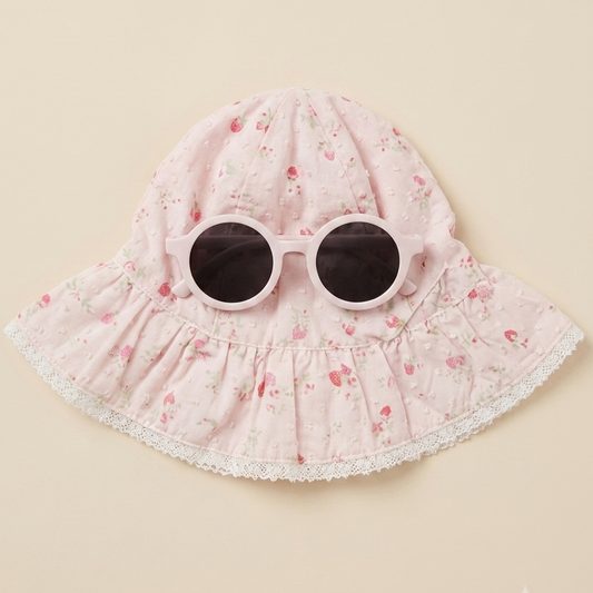 Sun hat + sunglasses